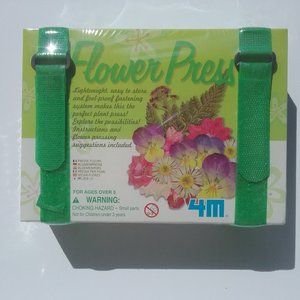 NWT Toysmith Flower Press 5 x 7; 5 layers